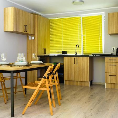 Camping Oaza Blonie Kornik Domki Standard Plus - 3 Pokoje מראה חיצוני תמונה
