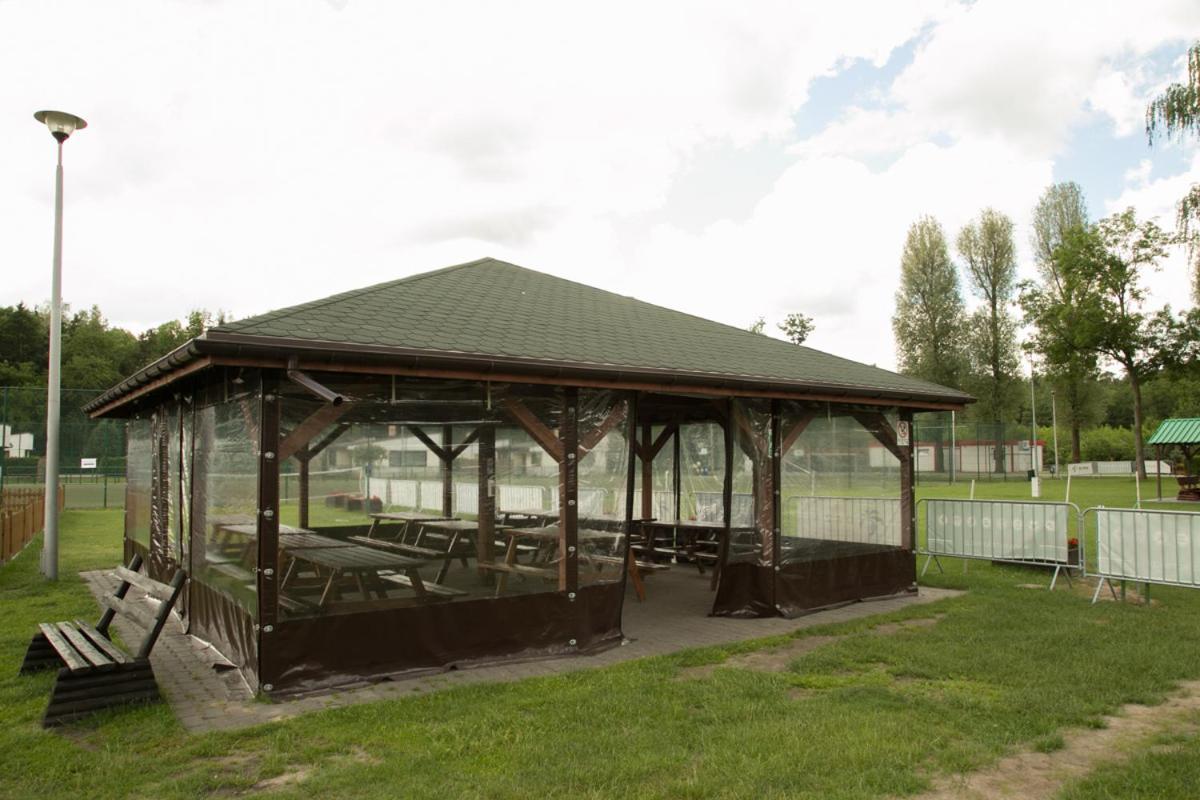 Camping Oaza Blonie Kornik Domki Standard Plus - 3 Pokoje מראה חיצוני תמונה