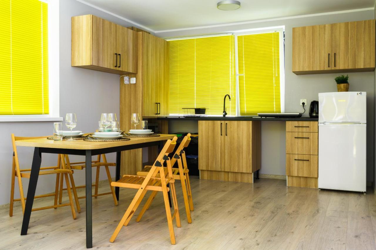 Camping Oaza Blonie Kornik Domki Standard Plus - 3 Pokoje מראה חיצוני תמונה